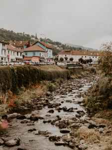houses near mountain